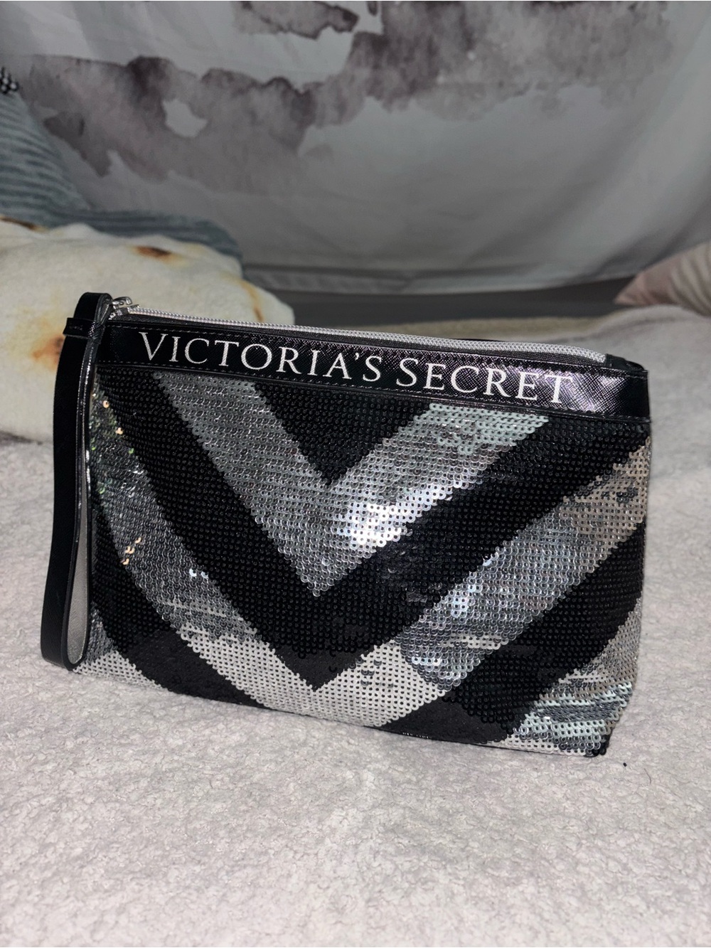 Victoria’s Secret sequin pouch - Picture 3 of 8